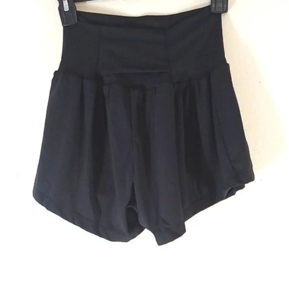 SOLD SOLD BRAND Women Shorts Black XS Extra Small New Pilates Workout - Picture 2 of 5